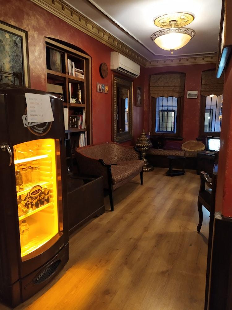 Istanbul Irish Hotel Buitenkant foto
