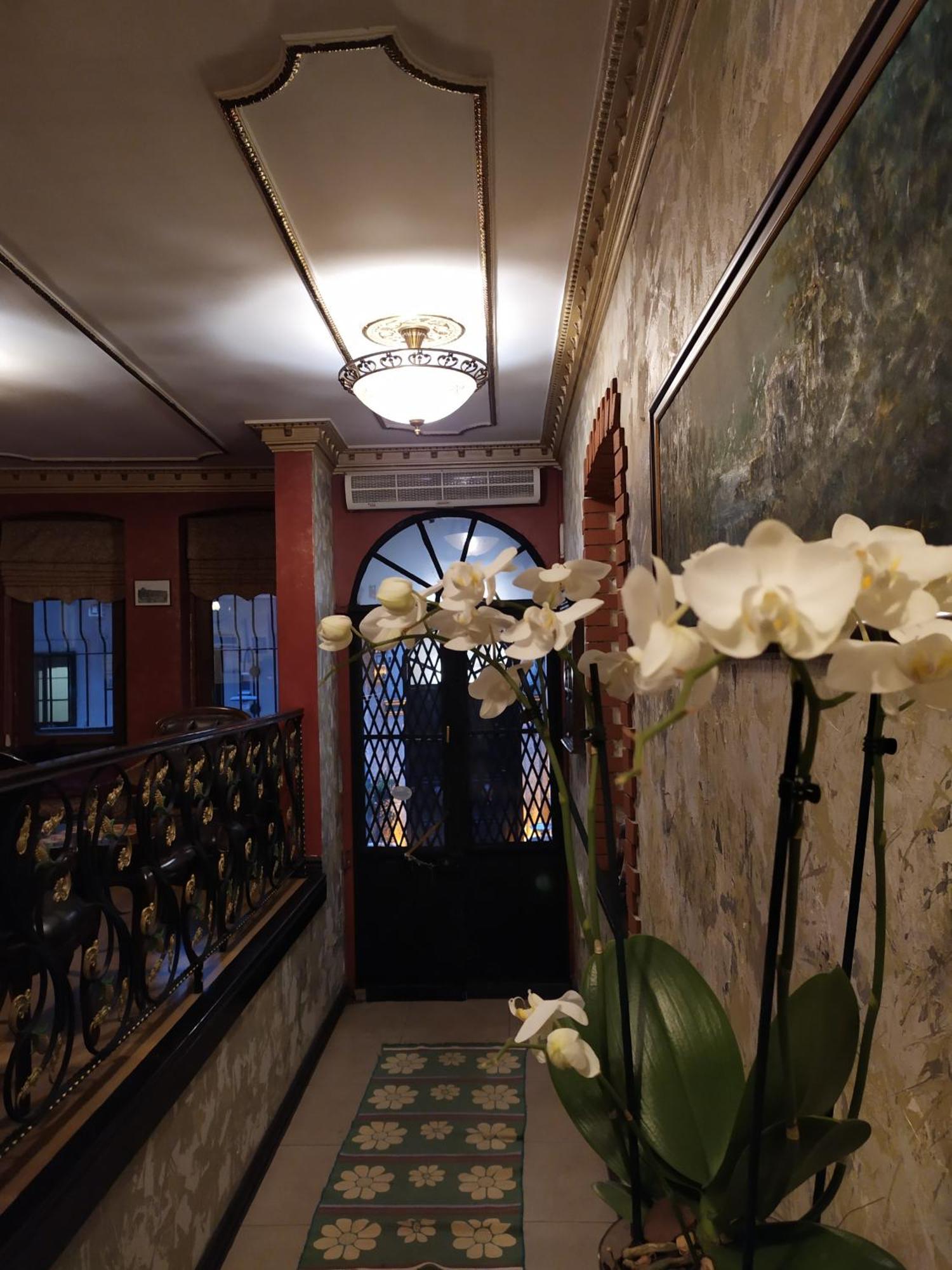 Istanbul Irish Hotel Buitenkant foto